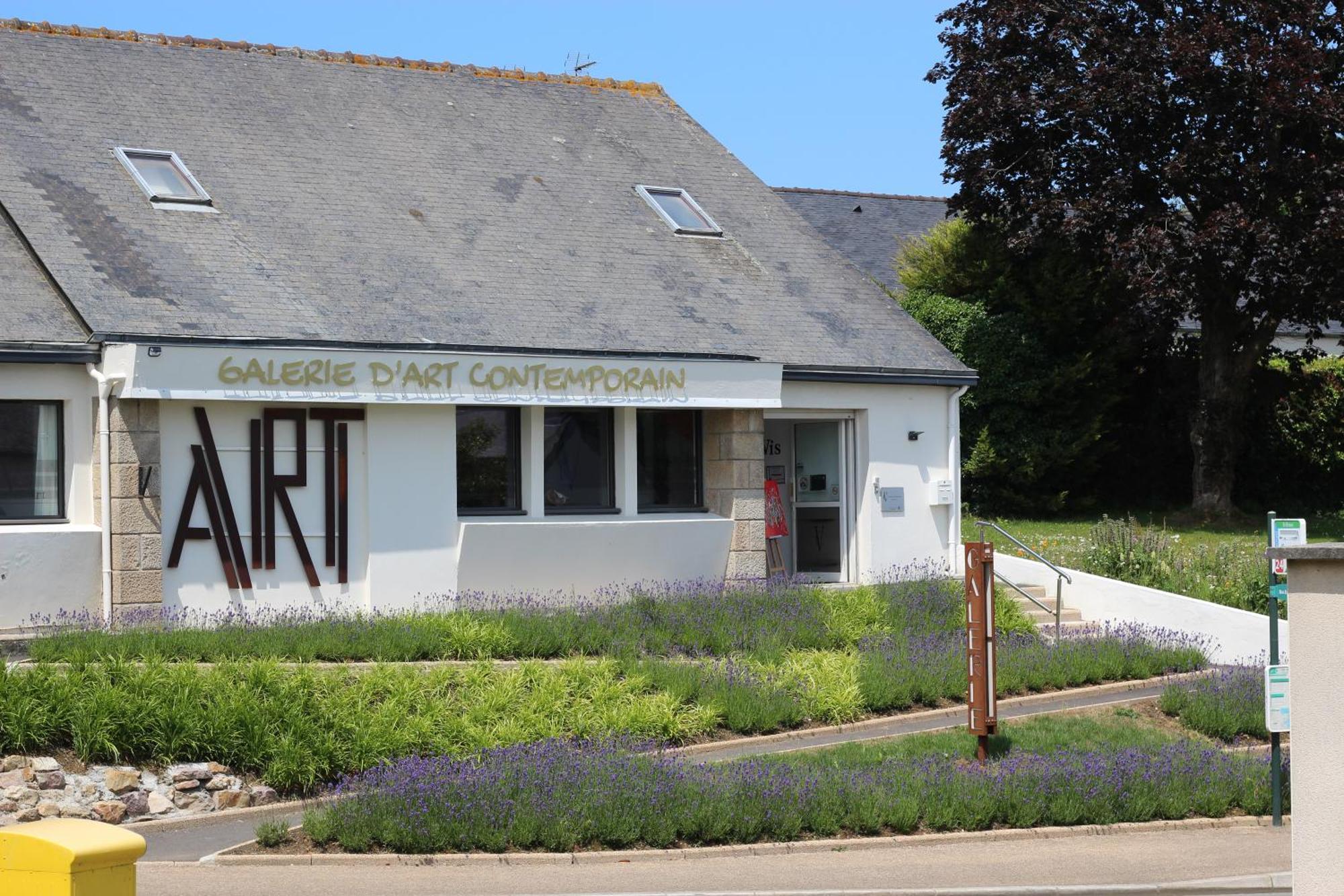 Bnb Maison D'Art Breakfast In The Art Gallery Ploubazlanec Eksteriør billede